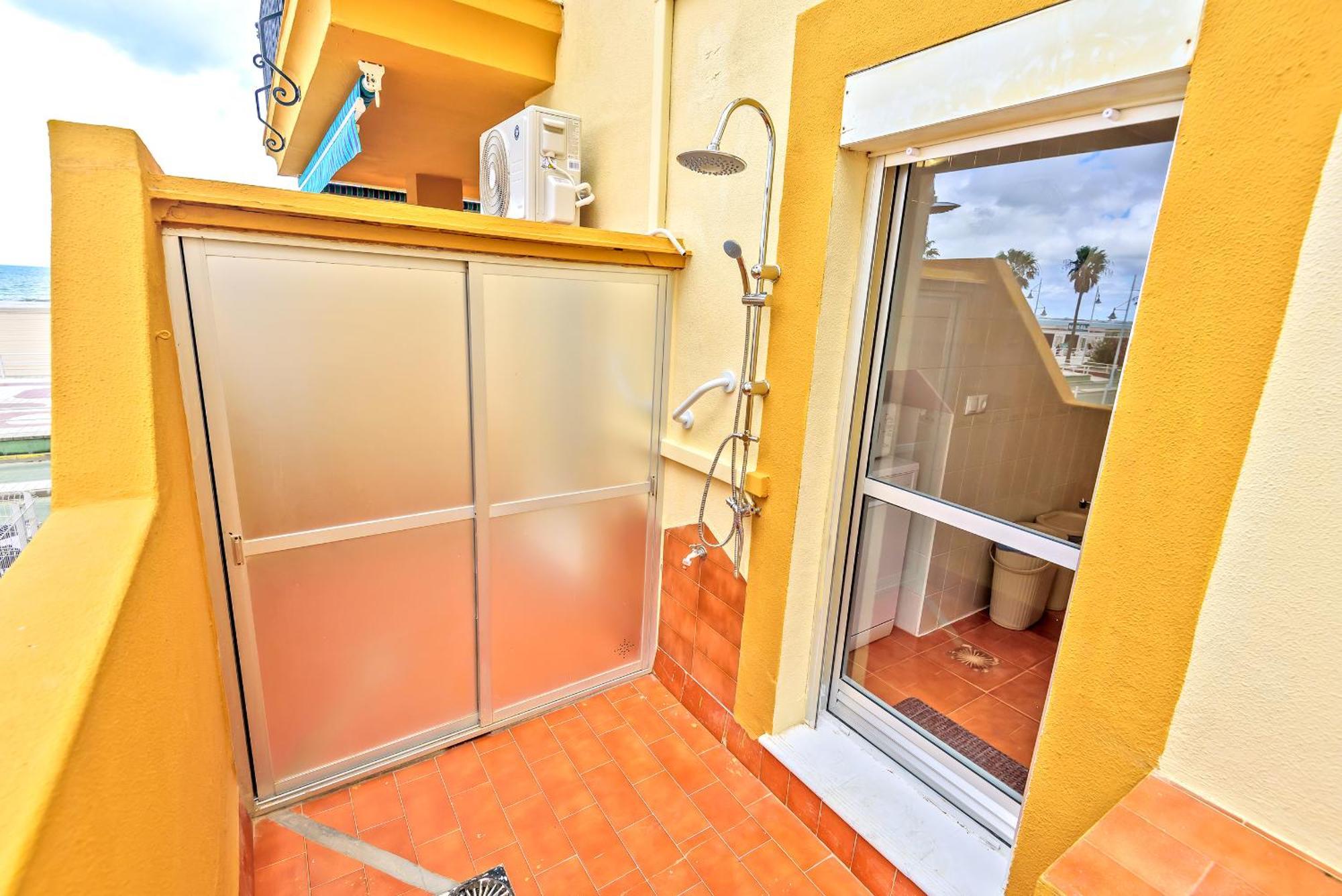 אל פוארטו דה סנטה מריה Beachfront Duplex 1ª Linea & Terraces Oceanfront מראה חיצוני תמונה