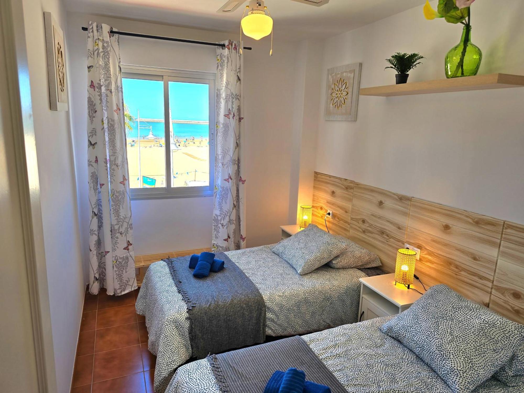 אל פוארטו דה סנטה מריה Beachfront Duplex 1ª Linea & Terraces Oceanfront מראה חיצוני תמונה
